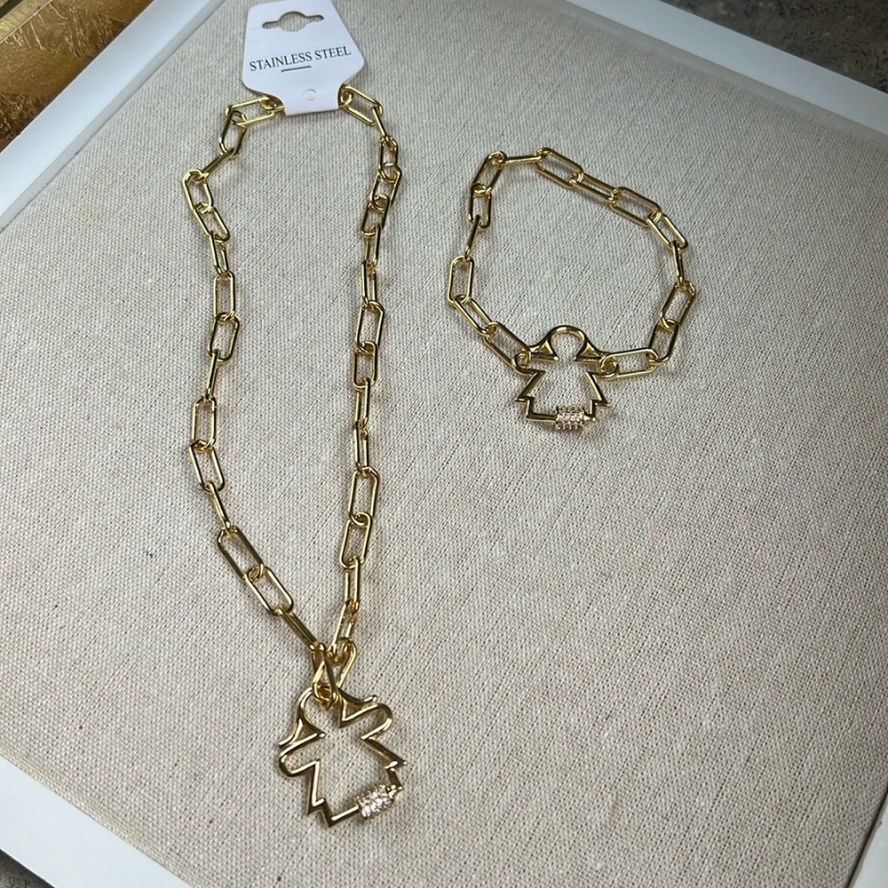 Girl Mom set necklace & bracelet.